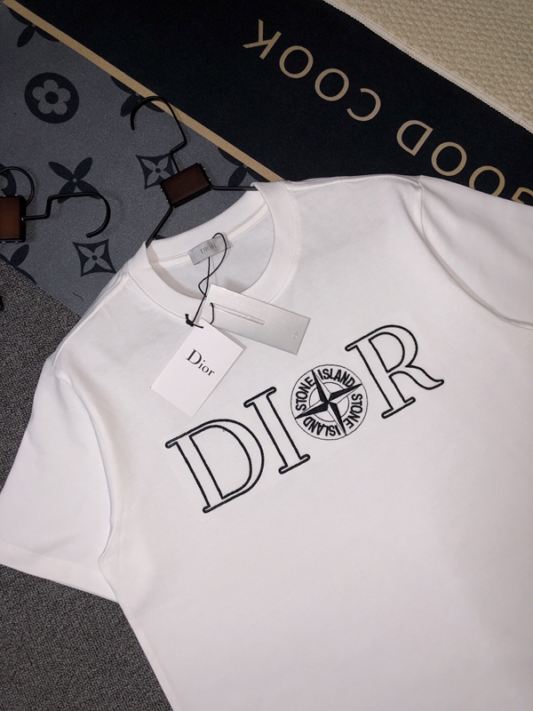 ブランドTシャツ背面デザイン